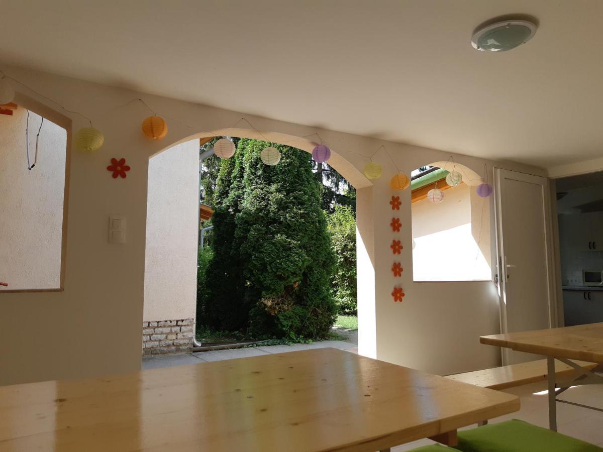 Hostel Zamárdi Esterno foto