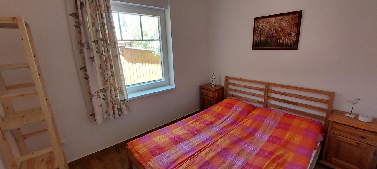 Hostel Zamárdi Esterno foto