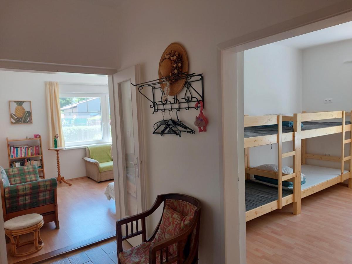 Hostel Zamárdi Esterno foto